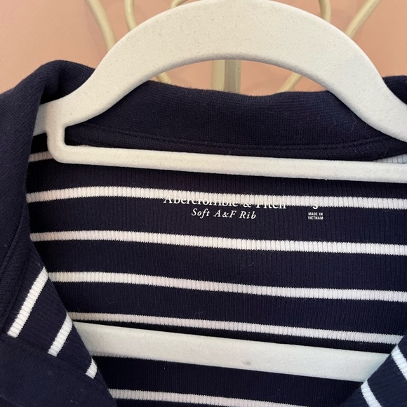 Abercrombie Soft A&F Ribbed Collared Long Sleeve - Picture 3 of 3
